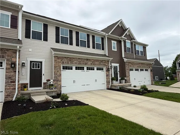 1528 Spruce Hill Dr, Stow, OH 44224