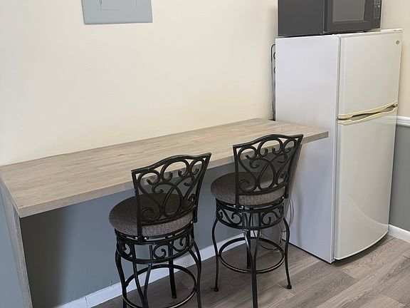 5th image of 3623 Quentin Rd