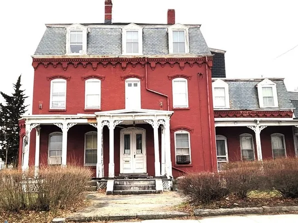 589 Haverhill St, Lawrence, MA 01841