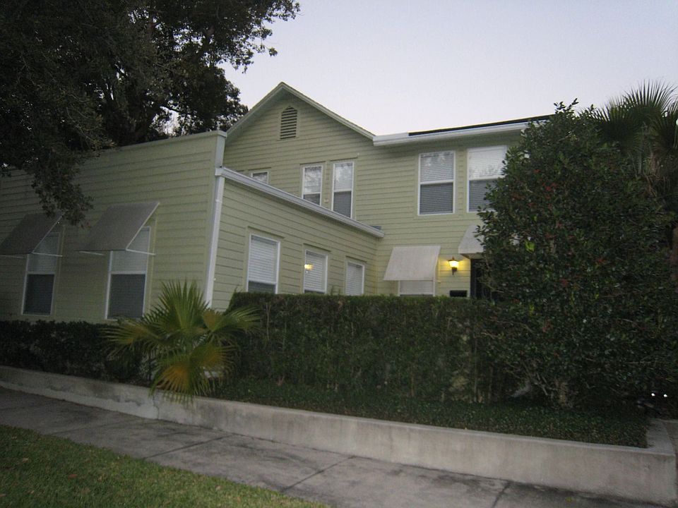 1st image of 901 E Pine St APT 1