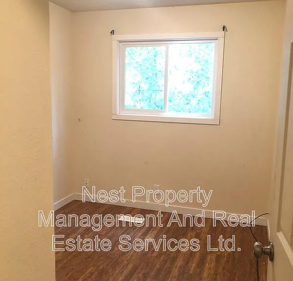 2647 Oak St #A — Photo 4