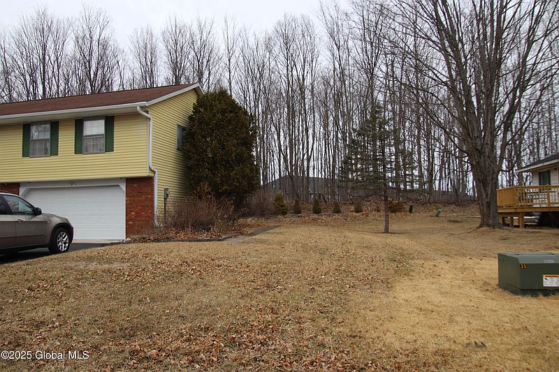 2nd image of 112 Springhollow Drive