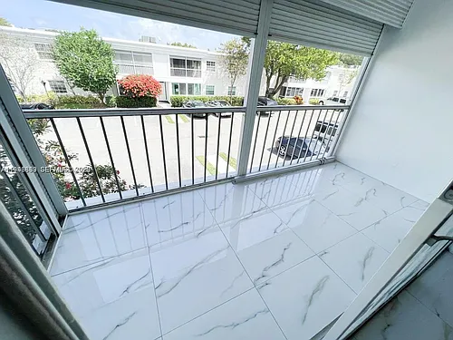 6395 Bay Club Dr #4 Photo 1