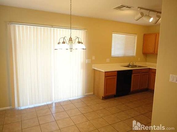 5th image of 3049 W Salter Dr