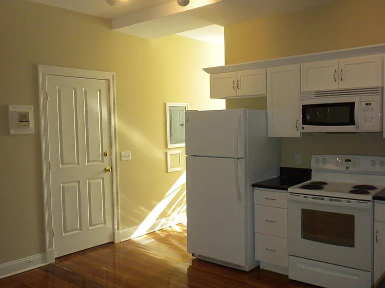 15 N Pleasant St #2S — Photo 3