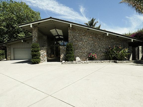3rd image of 8023 River Pl