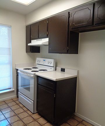 5th image of 7306 Cabin Creek Dr