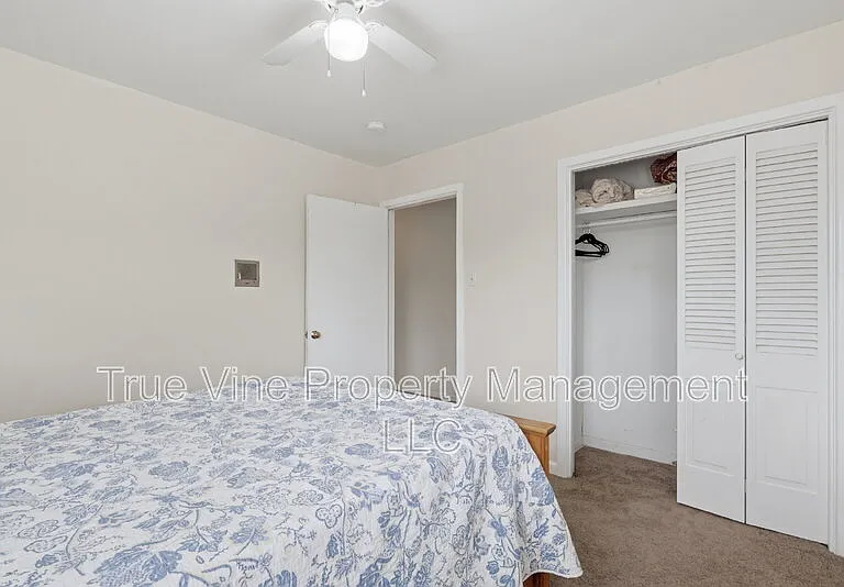 2423 W Gramercy Pl — Photo 28