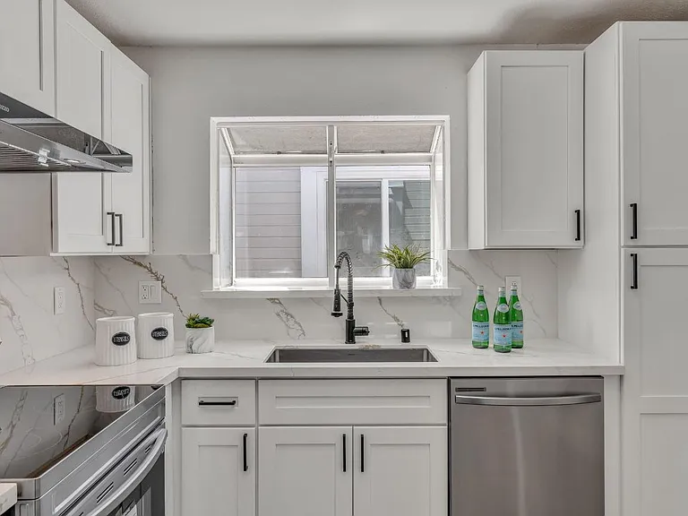 948 Wyandotte Ave #950 — Photo 21