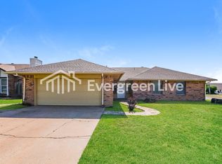 1120 Mars Rd, Edmond, OK 73003