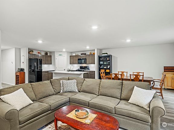 5th image of 9225 Lady Slipper Street SE