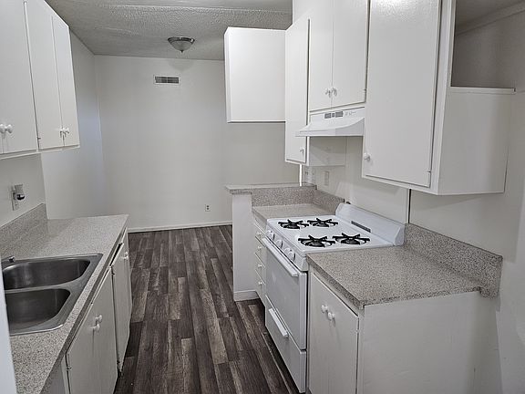 2nd image of 2315 Windsor Dr #2315