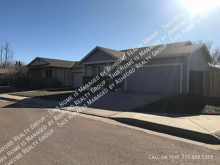 335 Trapper Ln — Photo 2