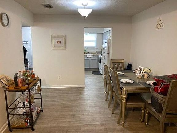 3rd image of 2611-13 Phoenix Ave