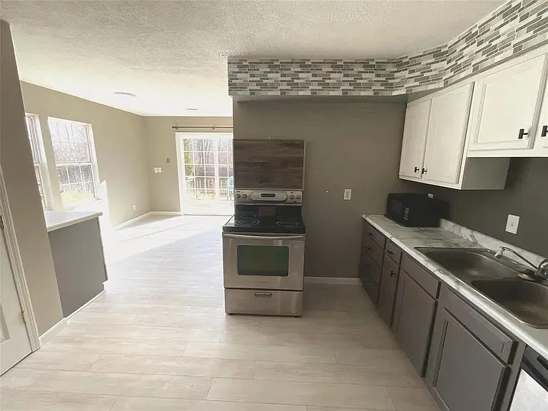 1644 River View Dr — Photo 14