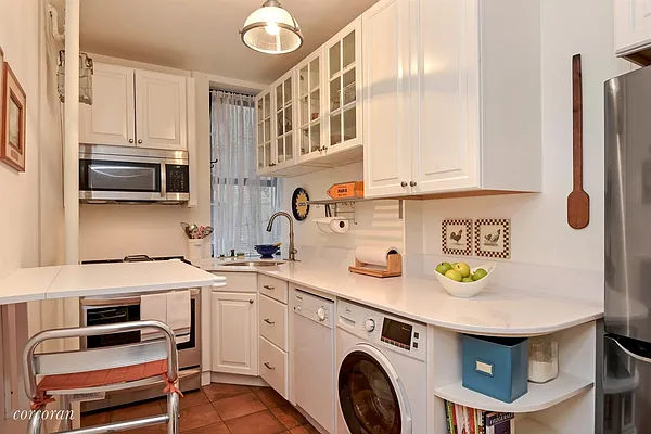 Sold by Corcoran | media 2