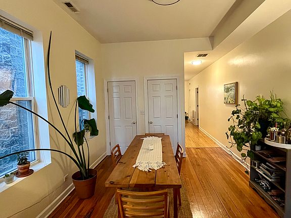 3rd image of 1820 N Marshfield Ave APT 2