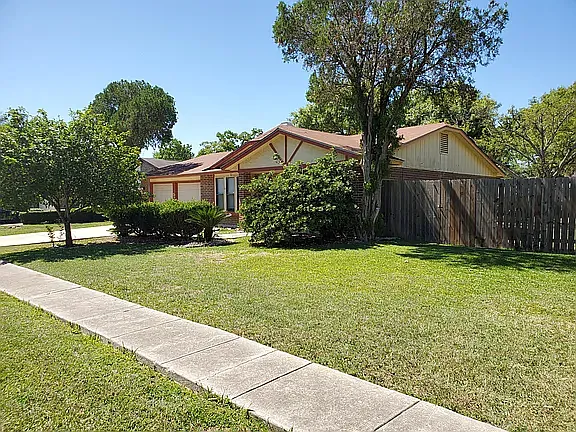 13819 Woodbreeze St — Photo 1