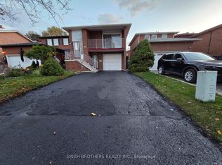 9 Deerpark Cres, Brampton, ON L6X 2T6