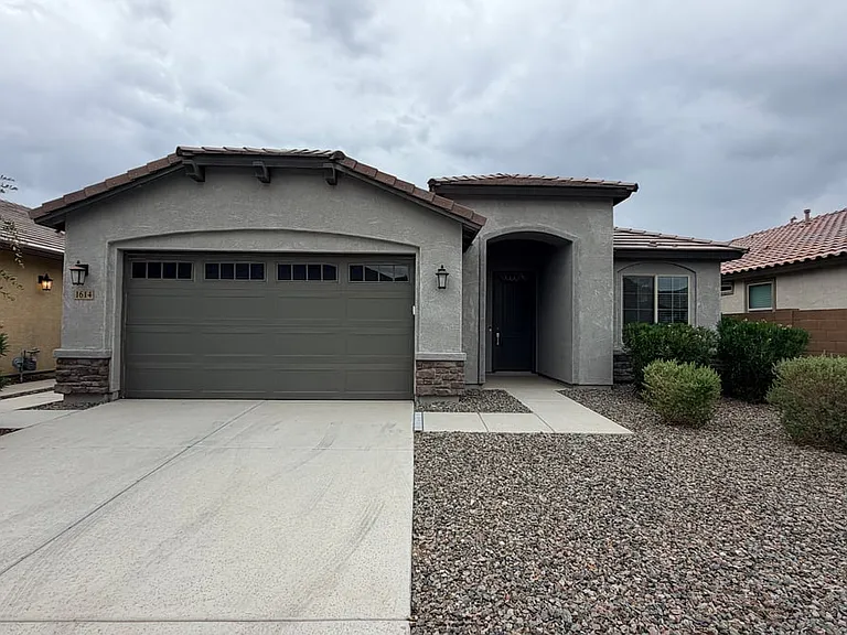 1614 W Corral Rd — Photo 1