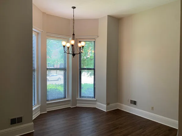 1214 S 1st St #1, Louisville, KY 40203