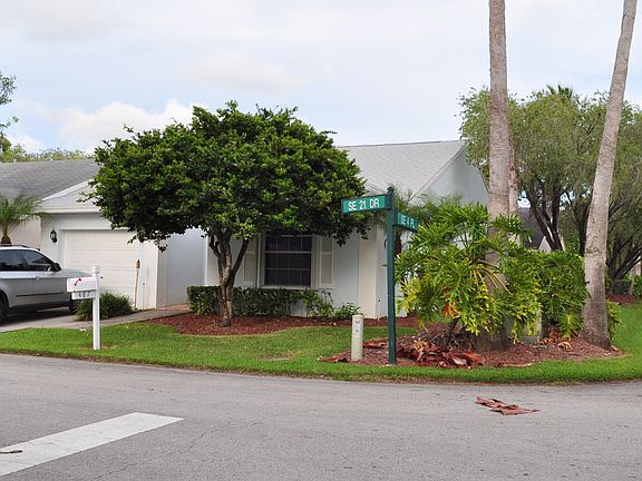 2nd image of 487 SE 21st Dr