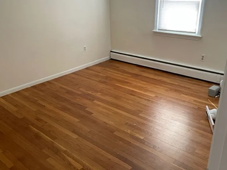 122 W Main St — Photo 7