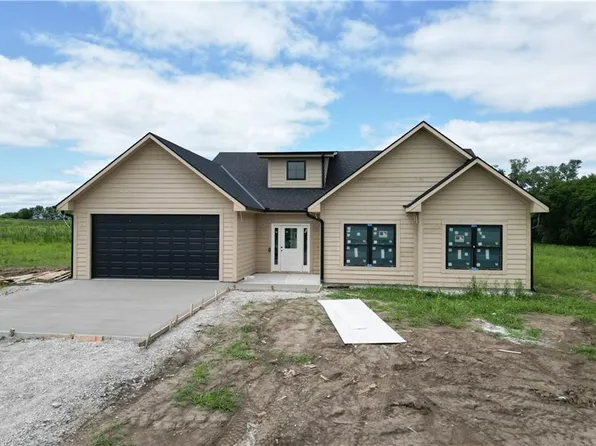 8915 Varner Rd, Odessa, MO 64076