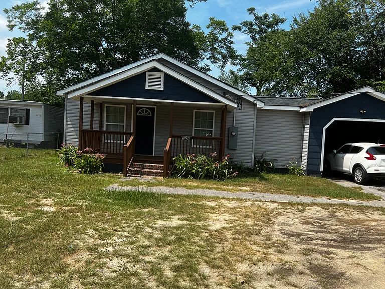 124 Tyler Rd — Photo 2