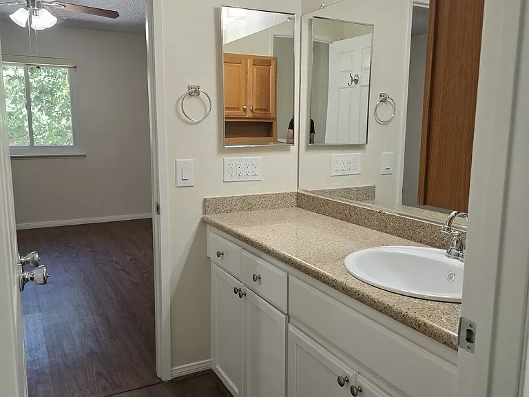 11643 Ash St — Photo 12