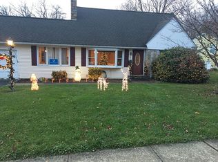 8 Essex Rd, Washington, NJ 07882