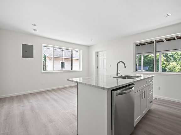 4th image of 34 Cross St #3