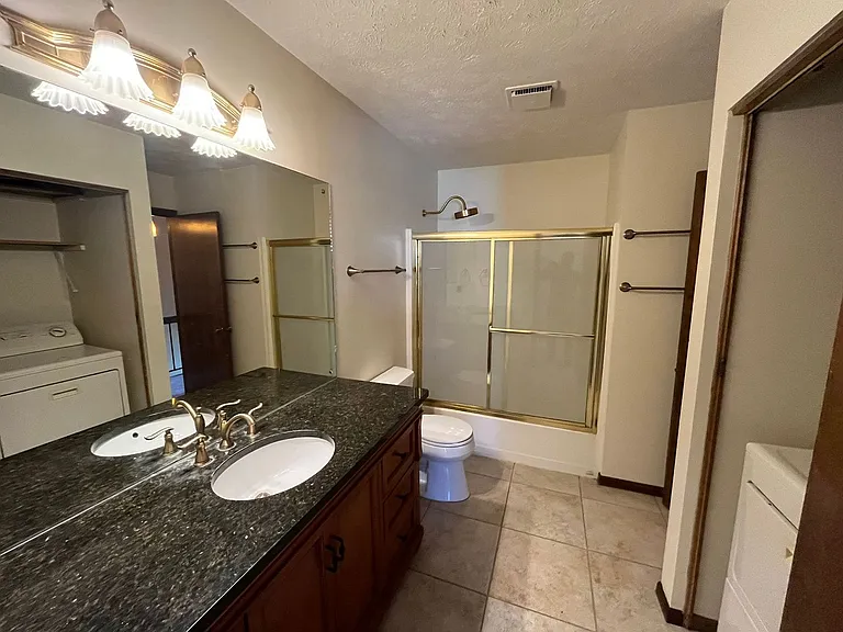 3027 W Capital Ave #5 — Photo 11