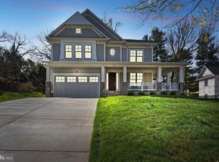 5608 McLean Dr, Bethesda, MD 20814