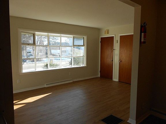 5th image of 124 E 8th St