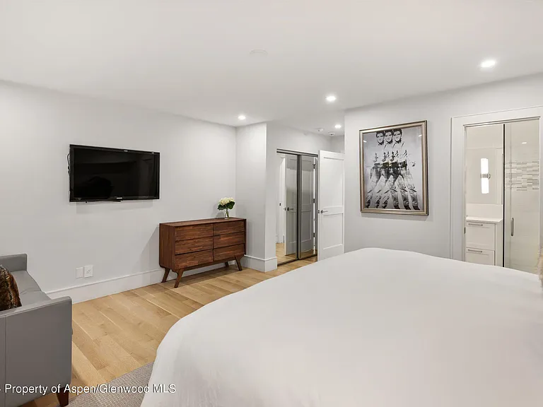 812 E Cooper Ave — Photo 36