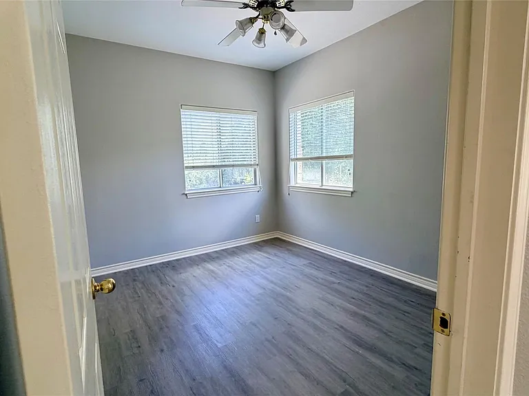 9904 Mariah Cv — Photo 31