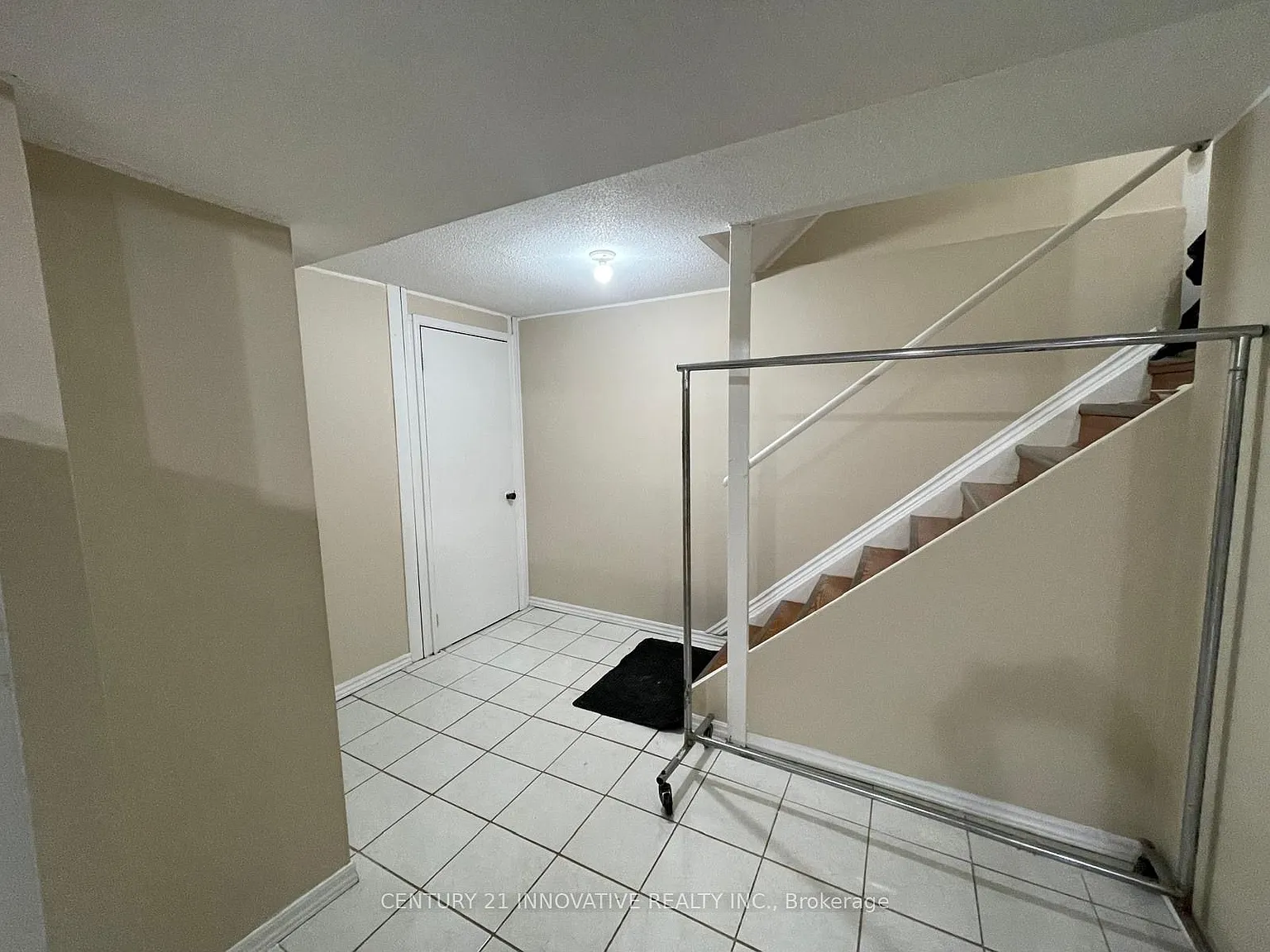2 bed, $1,800 — Photo 1