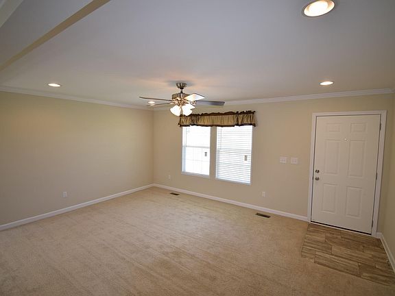 3rd image of 252 Hartfield Ln