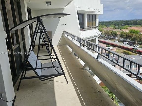 5th image of 13951 Kendale Lakes Cir #910A