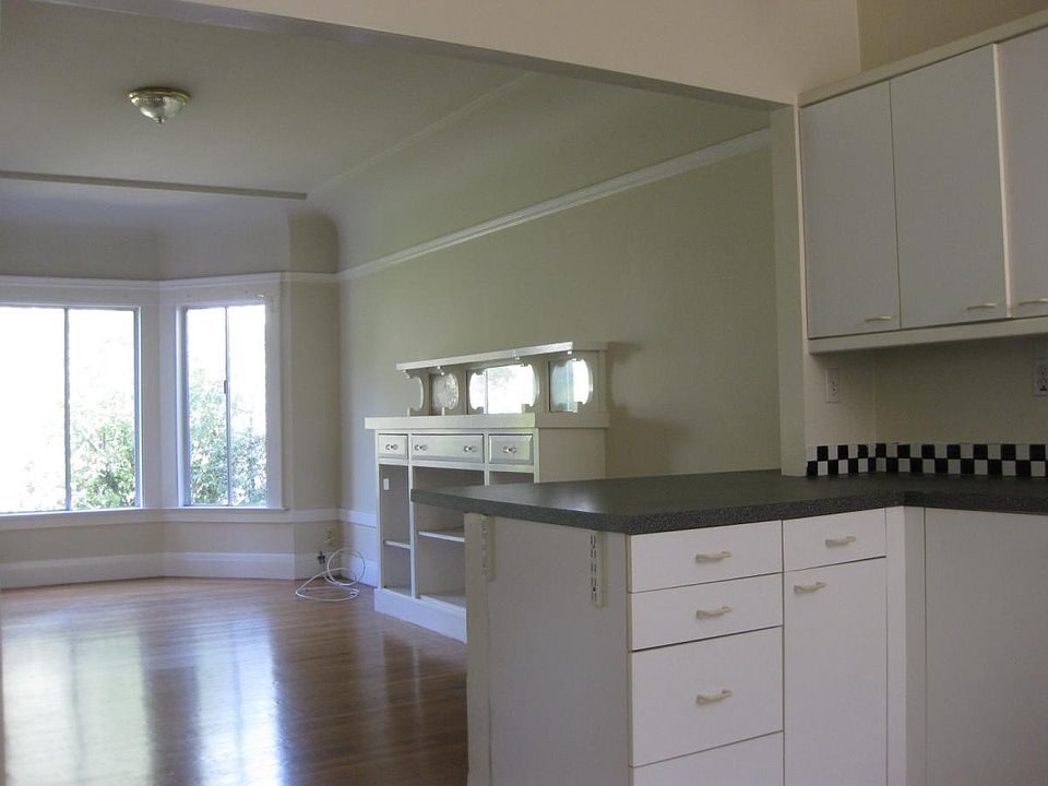 1st image of 343 5th Ave APT 4