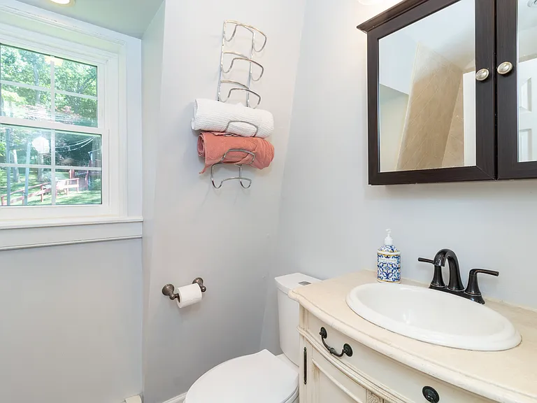 80 River Rd — Photo 13