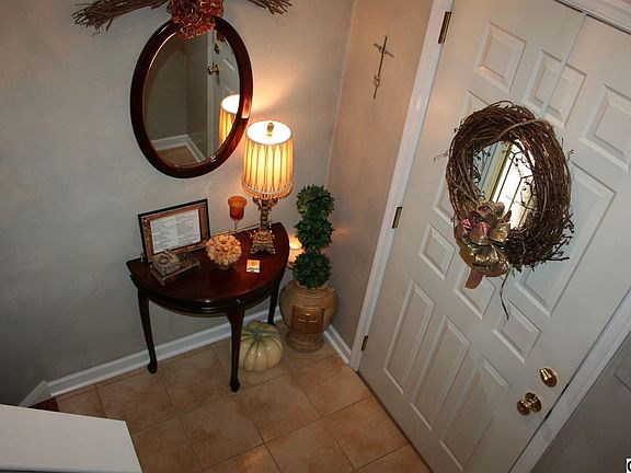 3rd image of 105 Sherby Ln