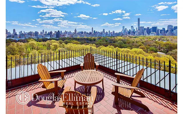 Sold by Douglas Elliman | media 23