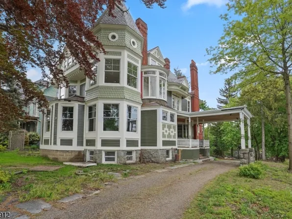 1 Franklin Pl #1, Morristown, NJ 07960