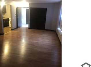 3121 W Madison St APT 101, Chicago, IL 60612