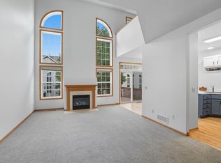 17570 Hackberry Ct, Eden Prairie, MN 55347