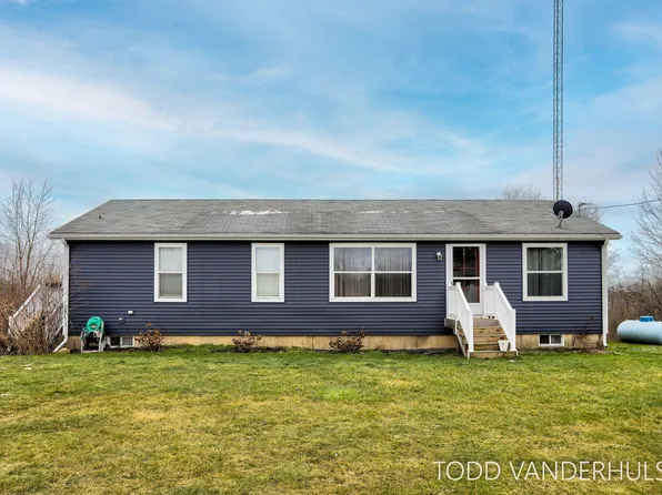 1828 Crystal Ln, Allegan, MI 49010