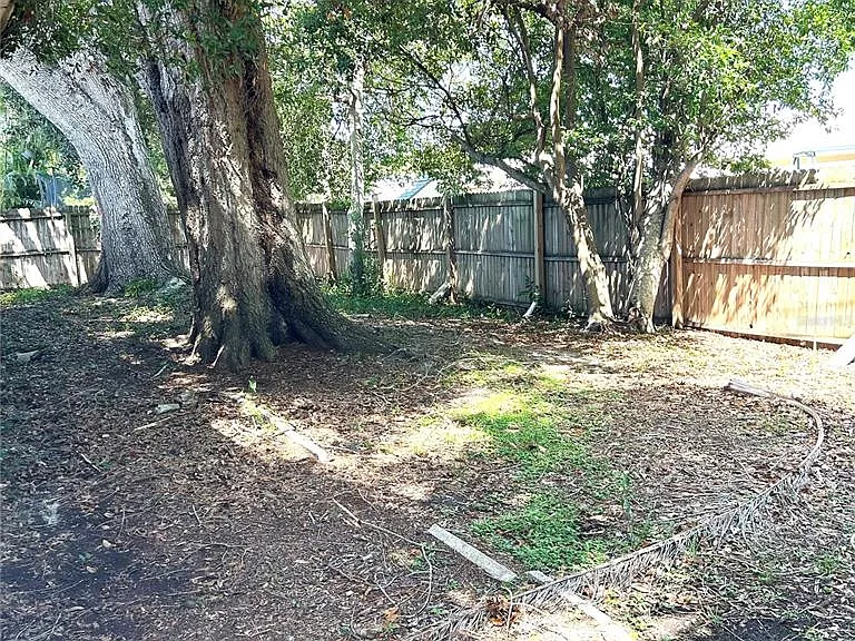 2152 Greenbriar Blvd — Photo 40