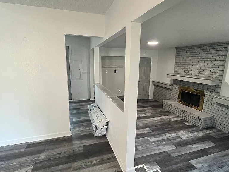 509 NW Hawthorne St — Photo 3